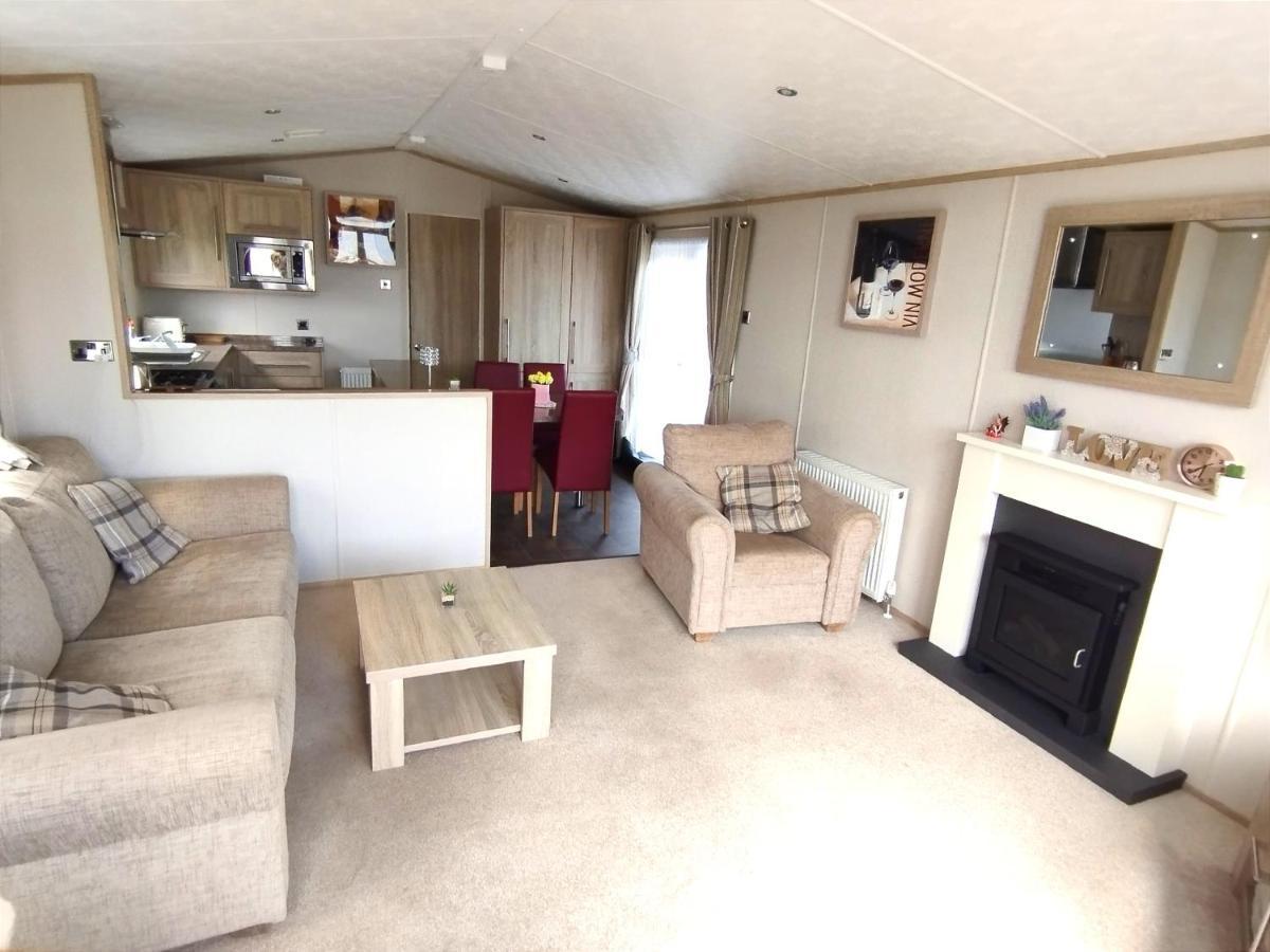 Sand Le Mere Holiday Village Caravan Hire Tunstall  ภายนอก รูปภาพ