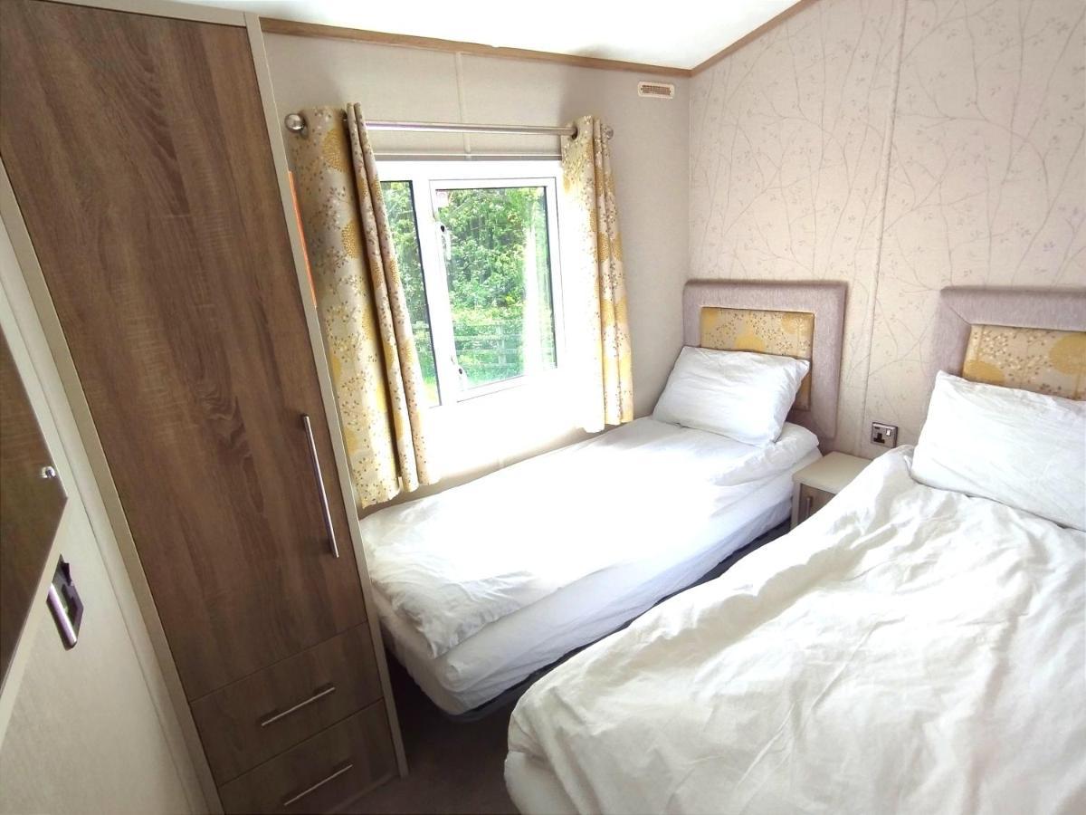Sand Le Mere Holiday Village Caravan Hire Tunstall  ภายนอก รูปภาพ