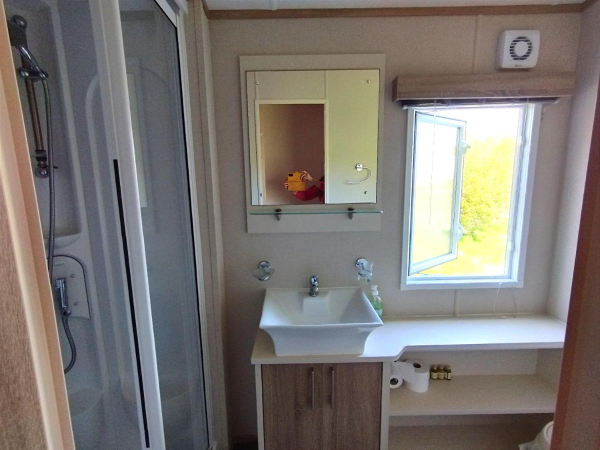 Sand Le Mere Holiday Village Caravan Hire Tunstall  ภายนอก รูปภาพ